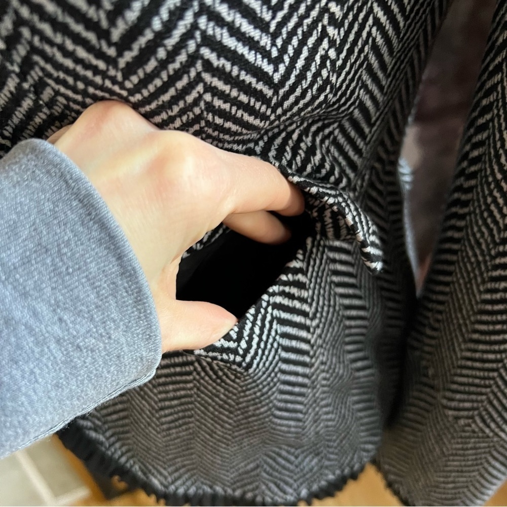 Chicos: Zigzag Black White Stripped Ruffled Blaze… - image 7